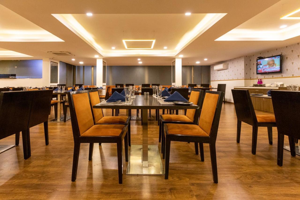 3 BY OYO Nami Residency Ahmedabad Exterior foto