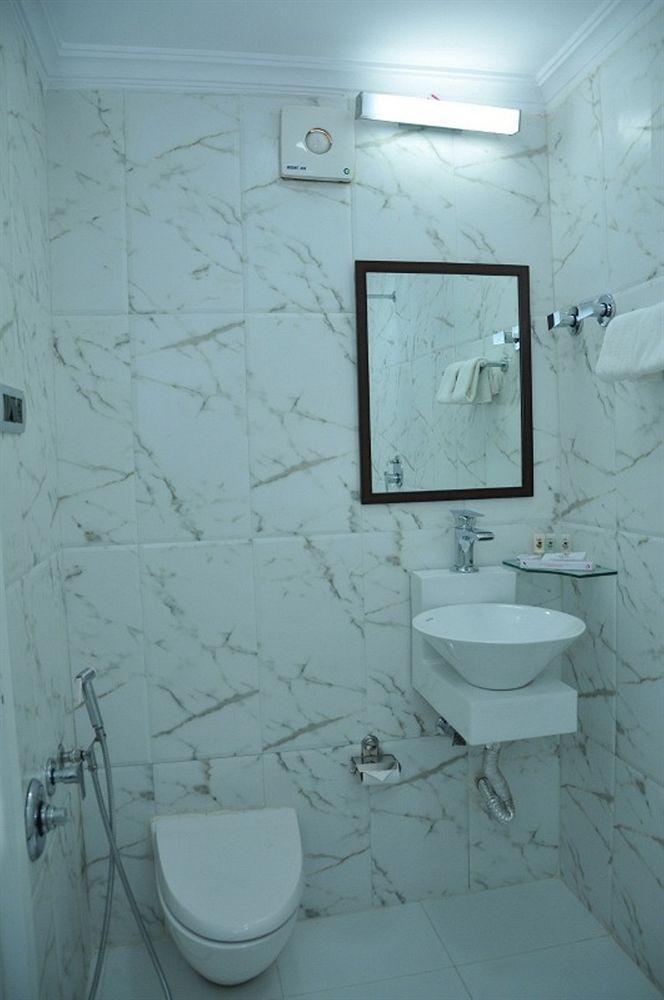 3 BY OYO Nami Residency Ahmedabad Exterior foto